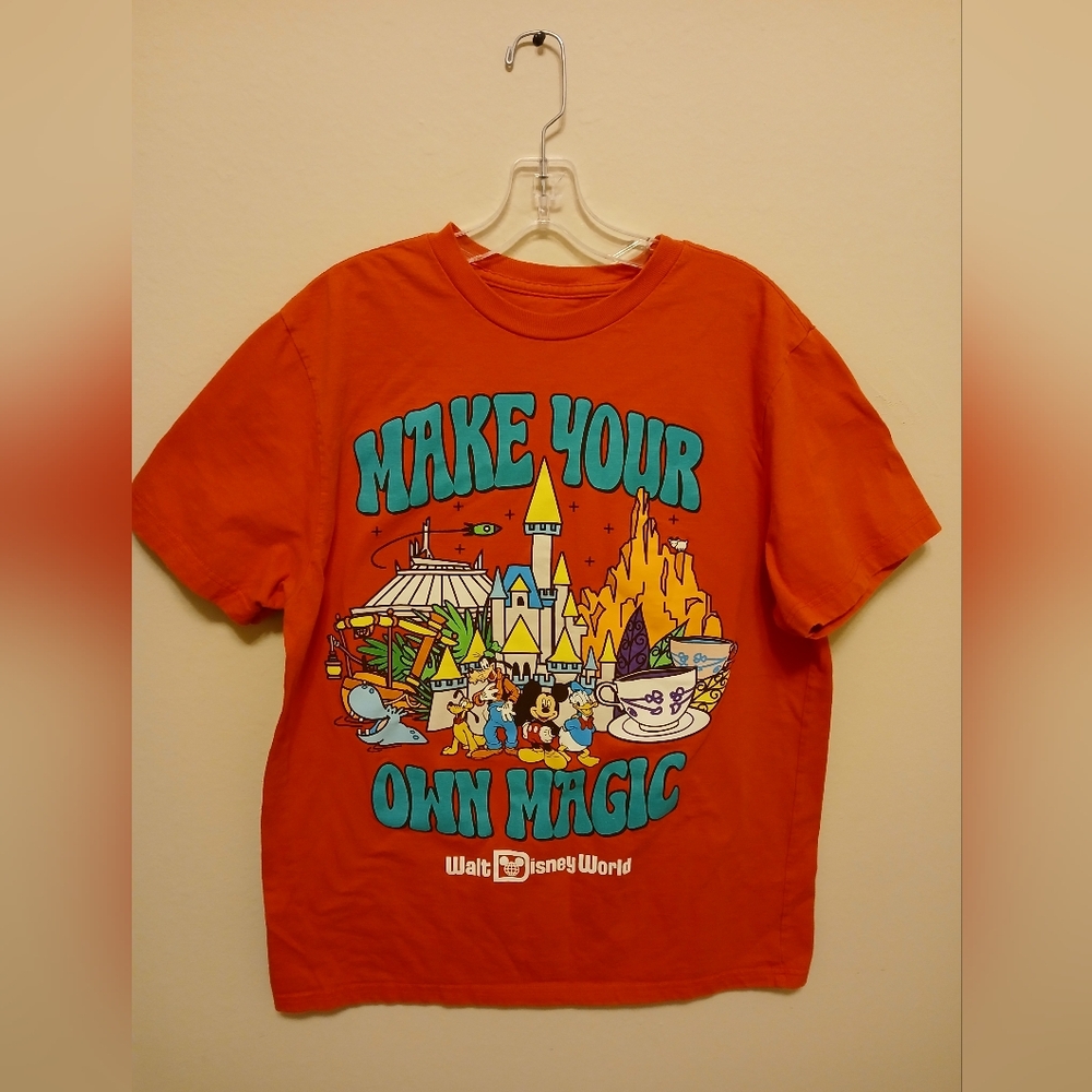 Walt Disney World Make Your Own Magic Adult Graphic T-Shirt Size Large